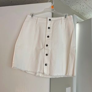 White denim skirt with front buttons